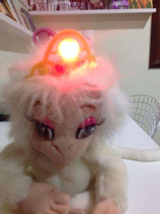 Peluche Macaca com musica do Filme Barbie, Princesa da Ilha