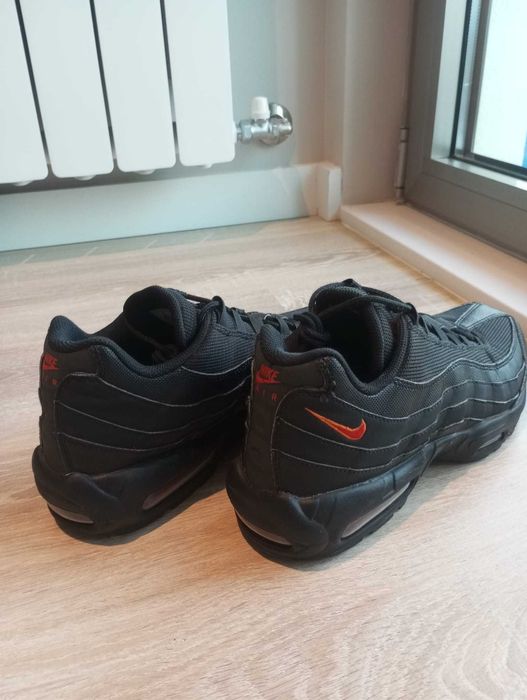Nike Air Max 95 EUR 44 Pretas/vermelhas