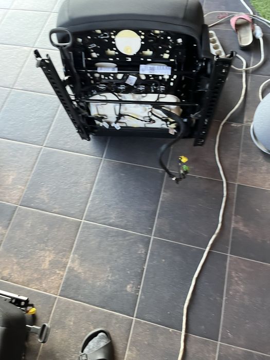 Сидіння E tron Q4