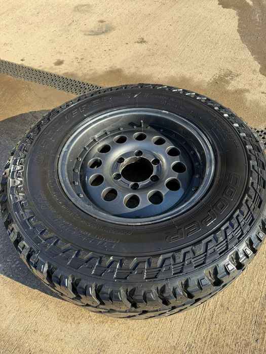 Opony Discover Cooper S/T 255/80/R17 wraz z felgami