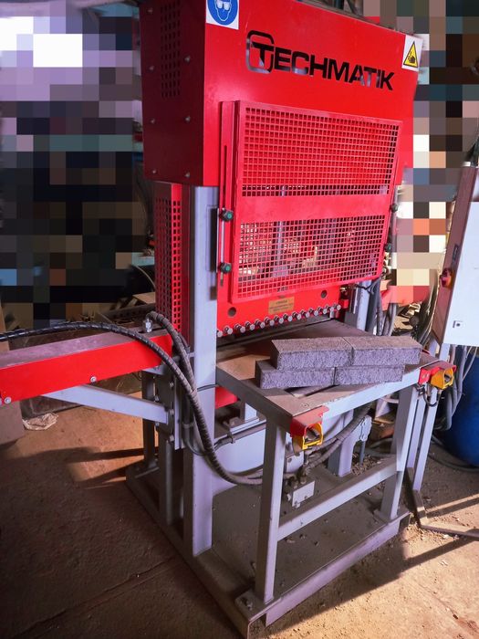 Łuparka do betonu (do ogrodzeń łupanych, wibroprasa, formy)