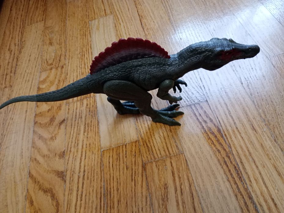 Dinozaur firmy hasbro