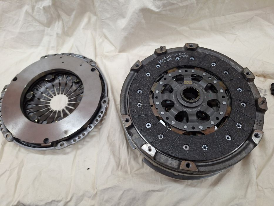 Koło dwmasowe sprzęgło tarcz 0CS105266L