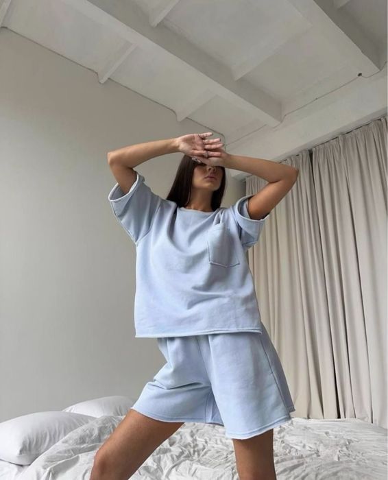 Продам летний костюм с шортами