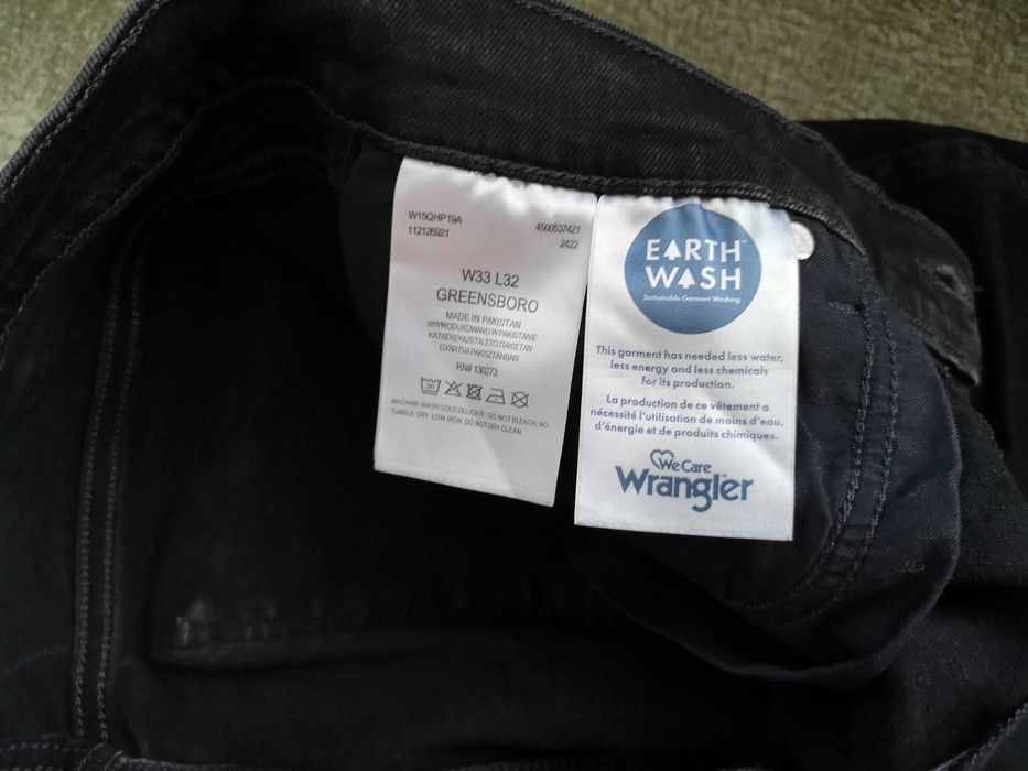 Jeansy męskie czarne  Wrangler Greensboro W33L32