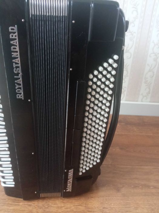 Akordeon ROYAL STANDARD Monta Fana 120