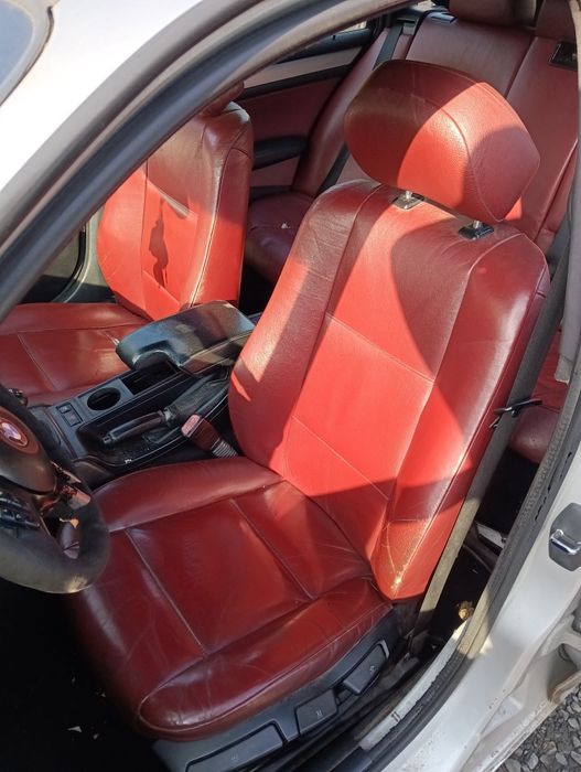 BMW E46 skóra skórzane fotele czerwone czerwona boczki kanapa fotel