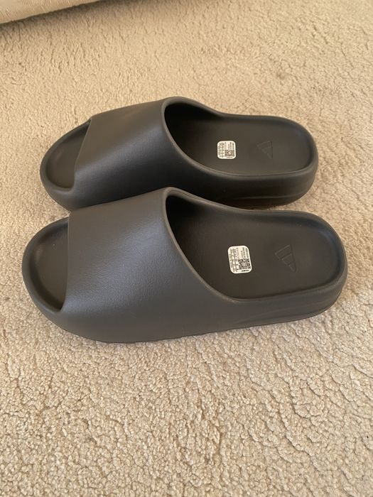 Yeezy slide onyx
