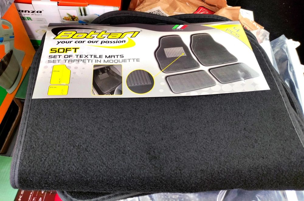 Zestaw dywaników wykładzinowych Soft czarnych 4 szt. BOTTARI