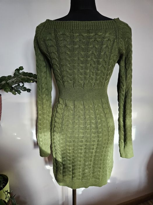 Sweterkowa sukienka