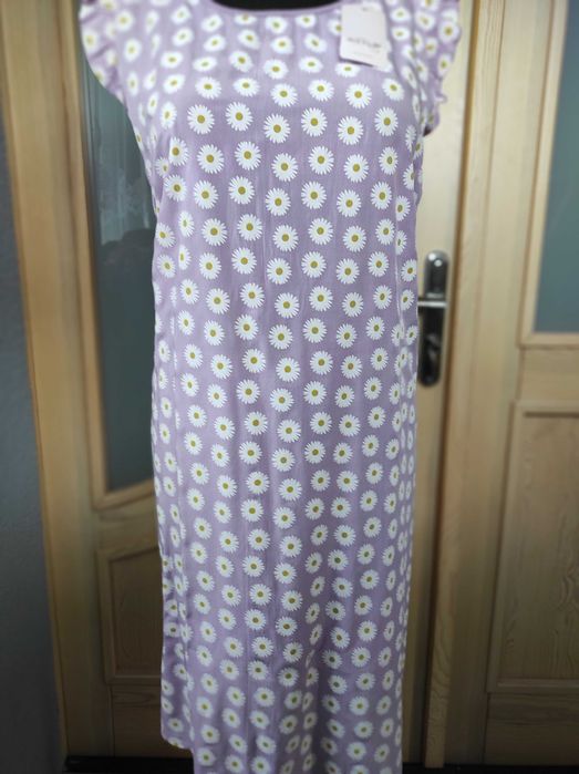 Sukienka w margaretki
