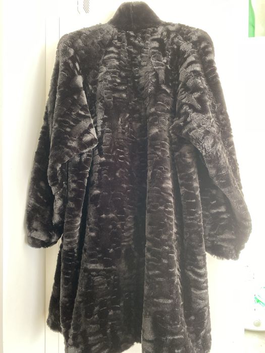 NOWY / Sztuczny czarny kożuszek (40/42)