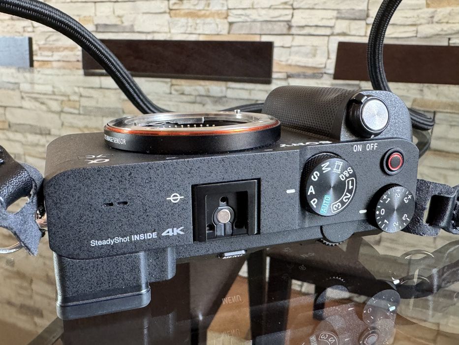 Sony a7c + 28-60mm como nova sem marcas de uso.