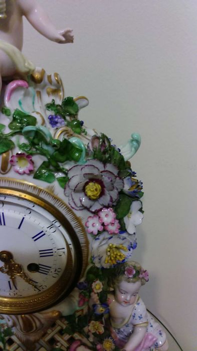 Porcelanowy zegar Pory Roku