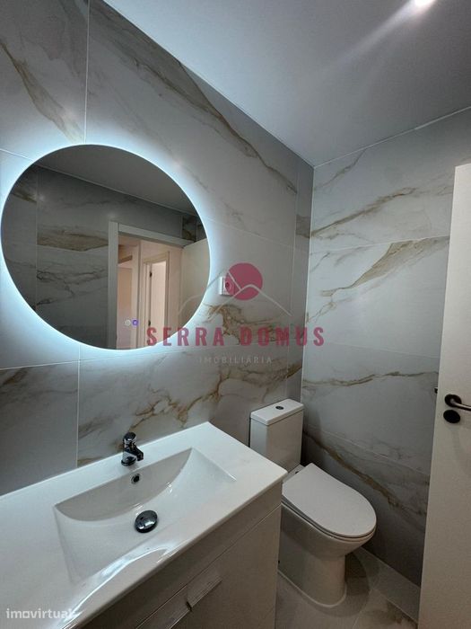 T2 Totalmente Remodelado | Excelentes Áreas | Varanda e Vista