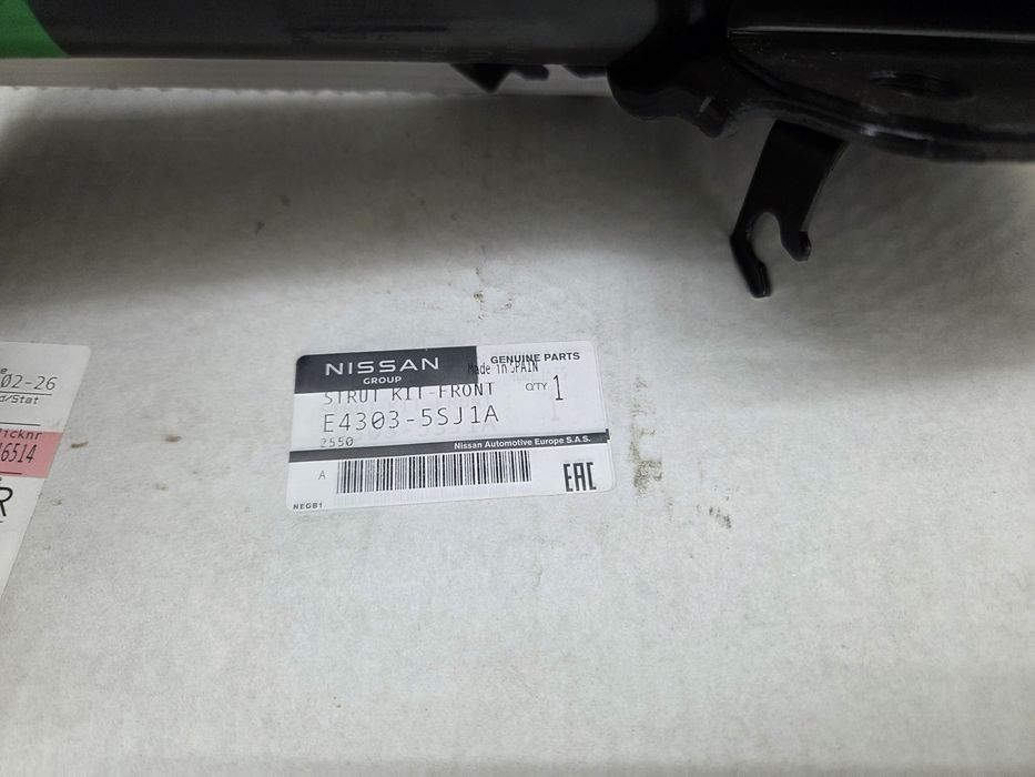 Амортизатор передній Nissan Leaf Ніссан Ліф