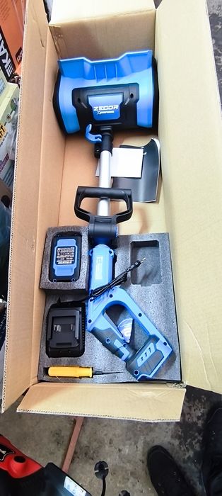 Снігоприбиральна акумуляторна машина Zegor SRAX-21BL