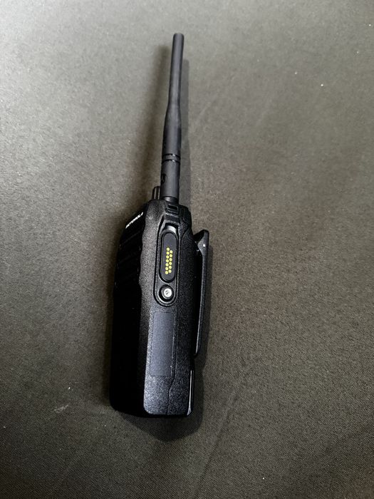 Портативна DMR радіостанція Motorola Mototrbo R7a