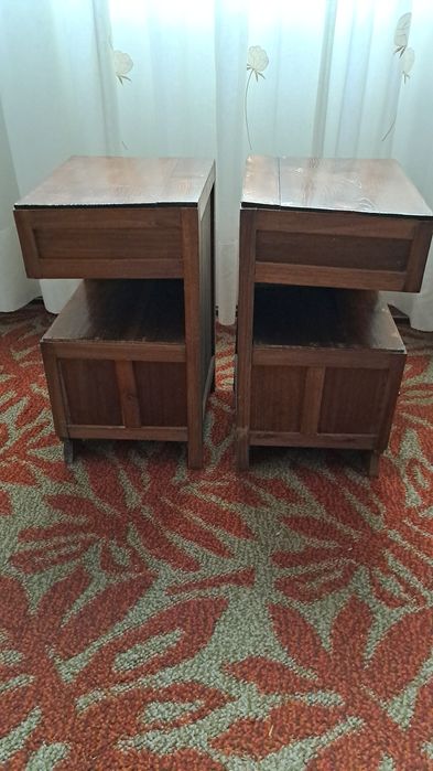 Mesinhas de cabeceira clássicas