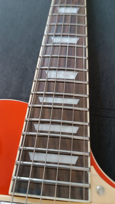 Guitarra Vintage V100