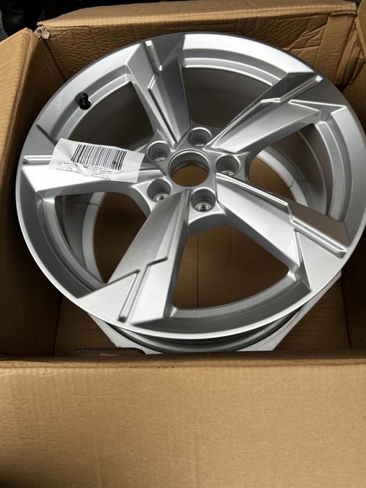 Oryginalne Nowe Alufelgi R18 5x112 Audi 4K0 Audi A6 C7 C6 A4 B7 B8 Q3