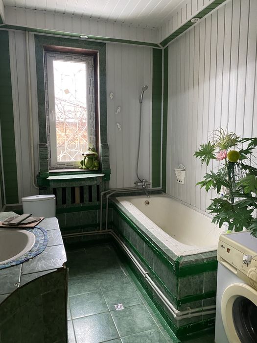 Продается 2 этажный дом. Славянск. Можно по сертификату.