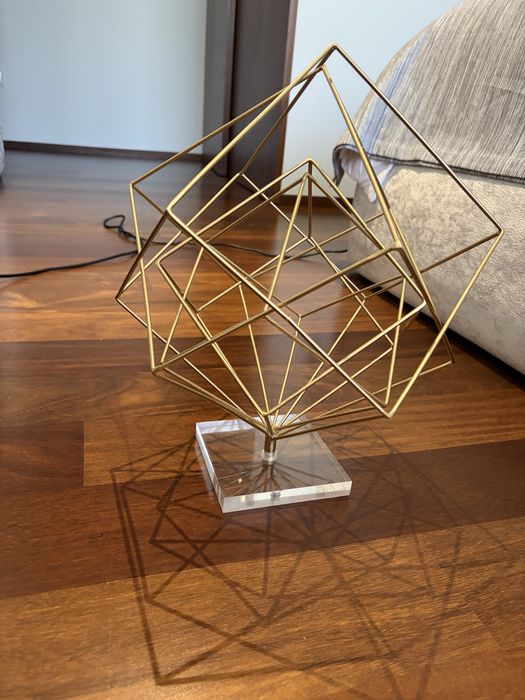 Vendo peca decorativa em dourado NOVA