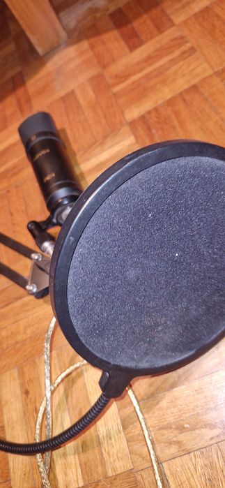 Mikrofon Novox NC-1 ze statywem i pop filtr