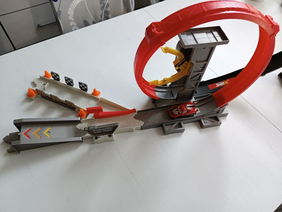 Disney Mattel Auta McQueen tor Superpętla XRS Rocket Racing GJW44