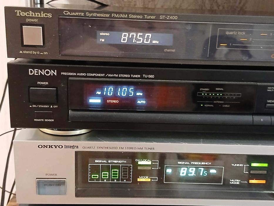 тюнеры  Technics st-z400, Onkyo Integra T-4015, Denon TU-560.