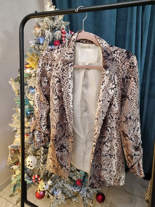 Стильний піджак cropp зі зміїним принтом