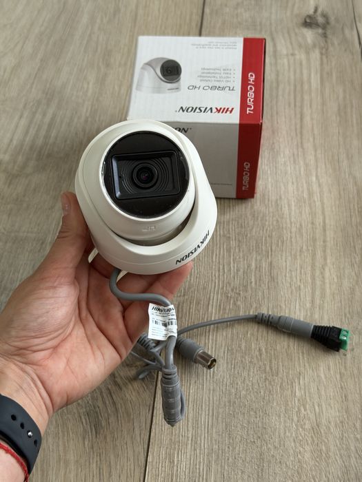 Hikvision DS-2CE76H0T-ITPFS  5МП TurboHD камера відеоспостереження з мікрофоном.