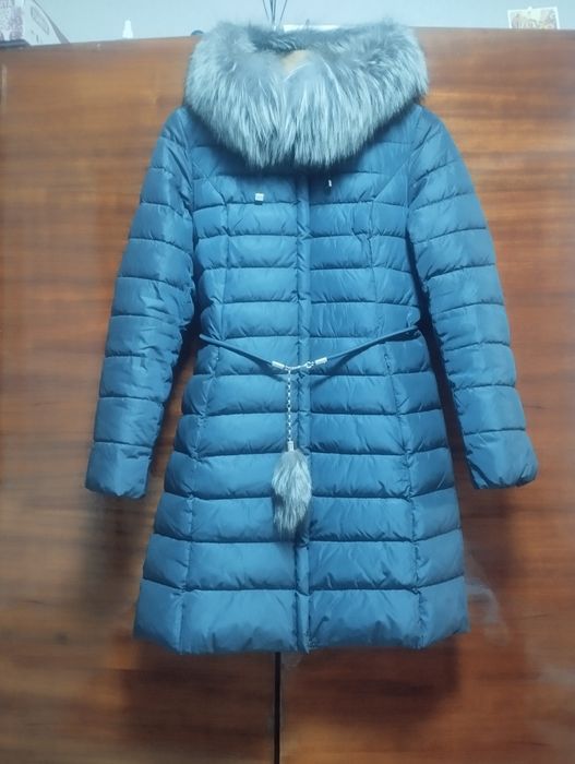 Зимовий плащик з  опушкою з натурального хутра