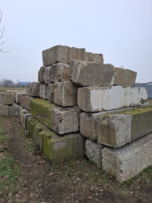 Продам бетонные, фундаментные блоки