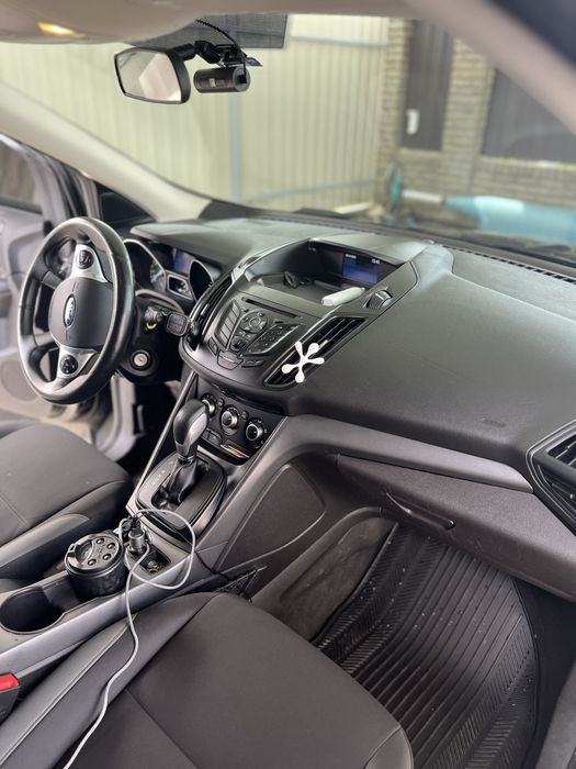 Кроссовер Ford Escape 2.5 duratec