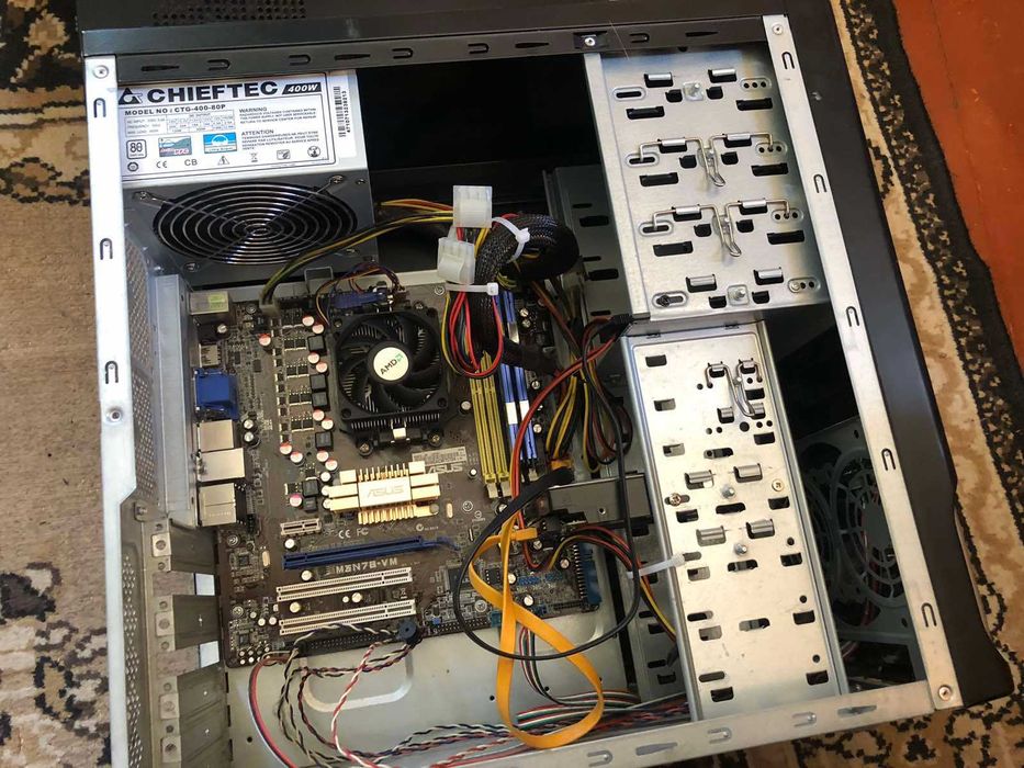 Робочий комп'ютер на Windows 10 / системний блок ПК