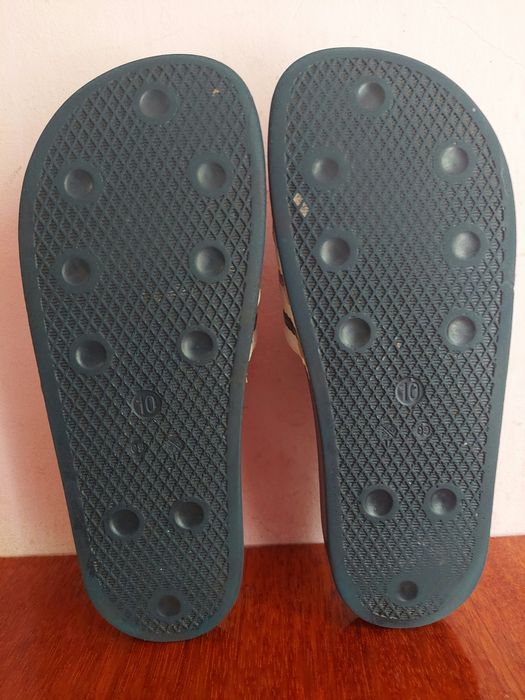 Шлепанцы тапочки фірми adidas оригінал

Стан хороший 

Made in Italy