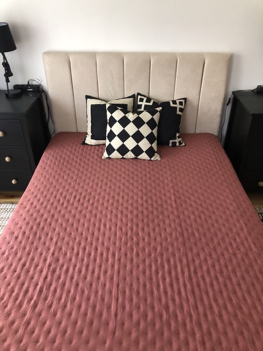 Cama 1,4x1,9 (sommier e cabeceira)