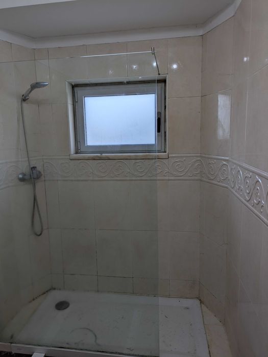 Painel de duche fixo com vidro 8mn