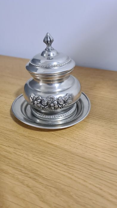 Peça em estanho puro  APLIQUE