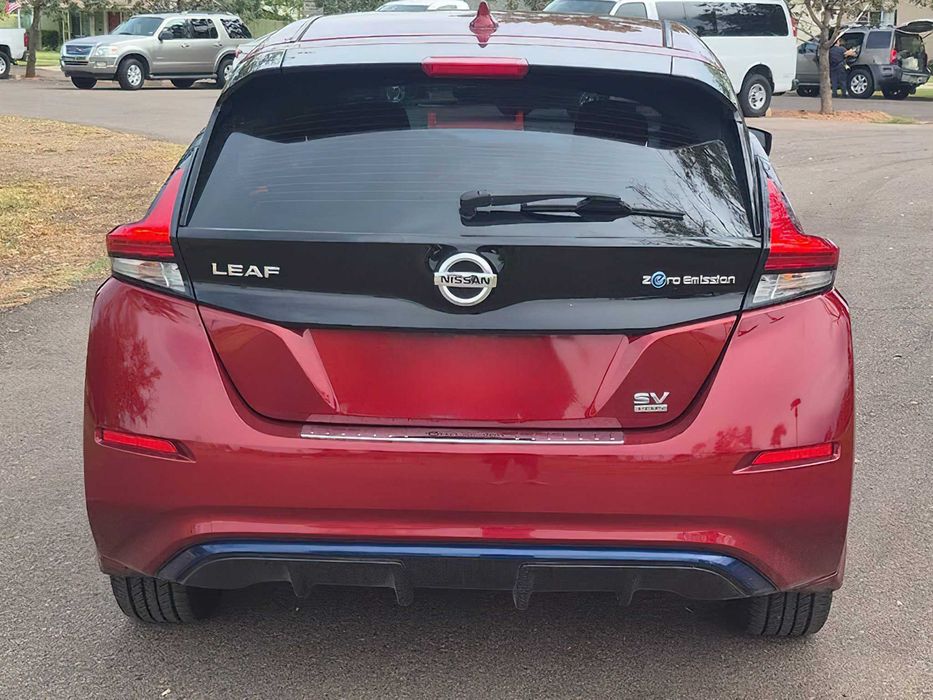 Nissan LEAF      2020