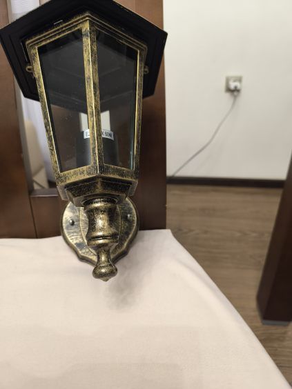 Kinkiet i lampa wisząca na zewnątrz