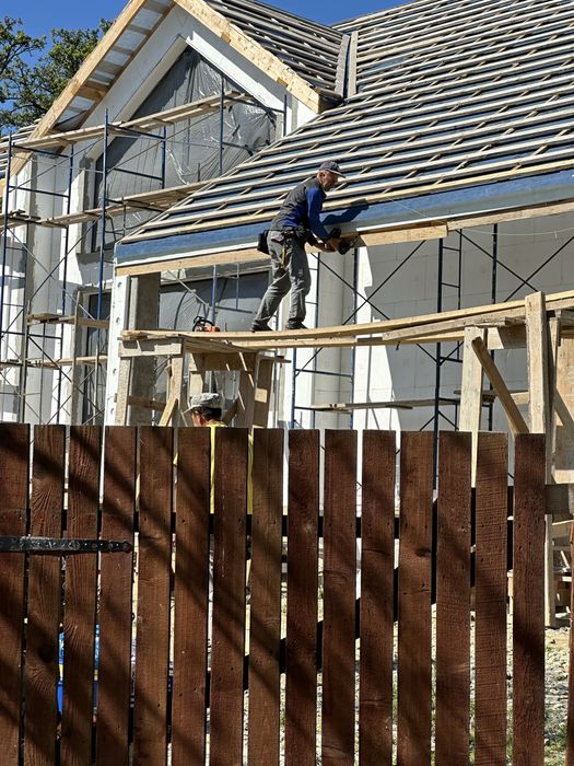 Будівельні послуги – паркани, будівництво будинків, проєктування