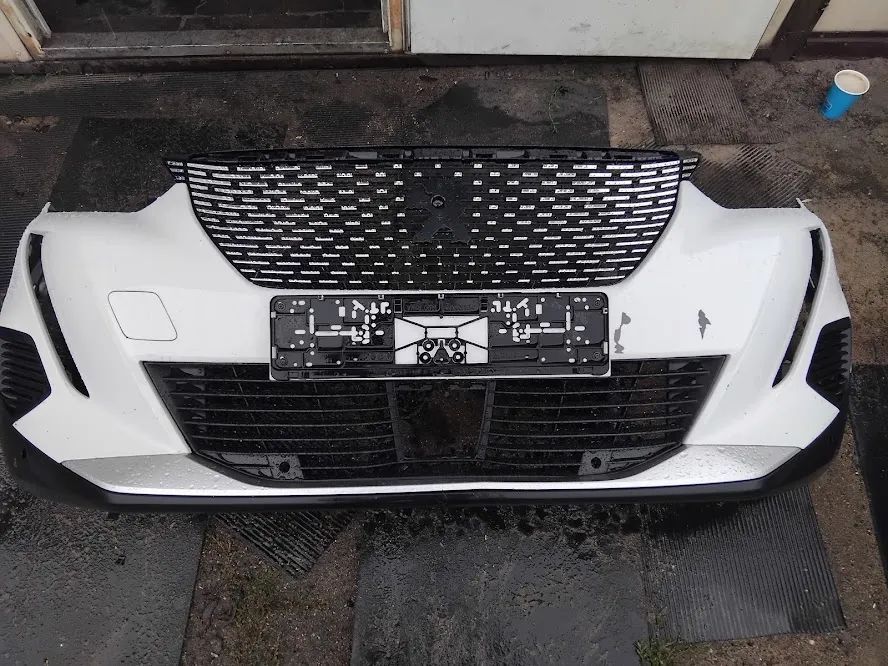 zderzak przód peugeot 2008 ii