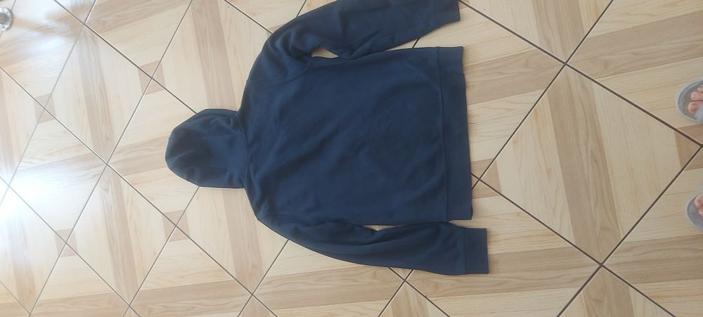 Sprzedam bluzę młodzieżową