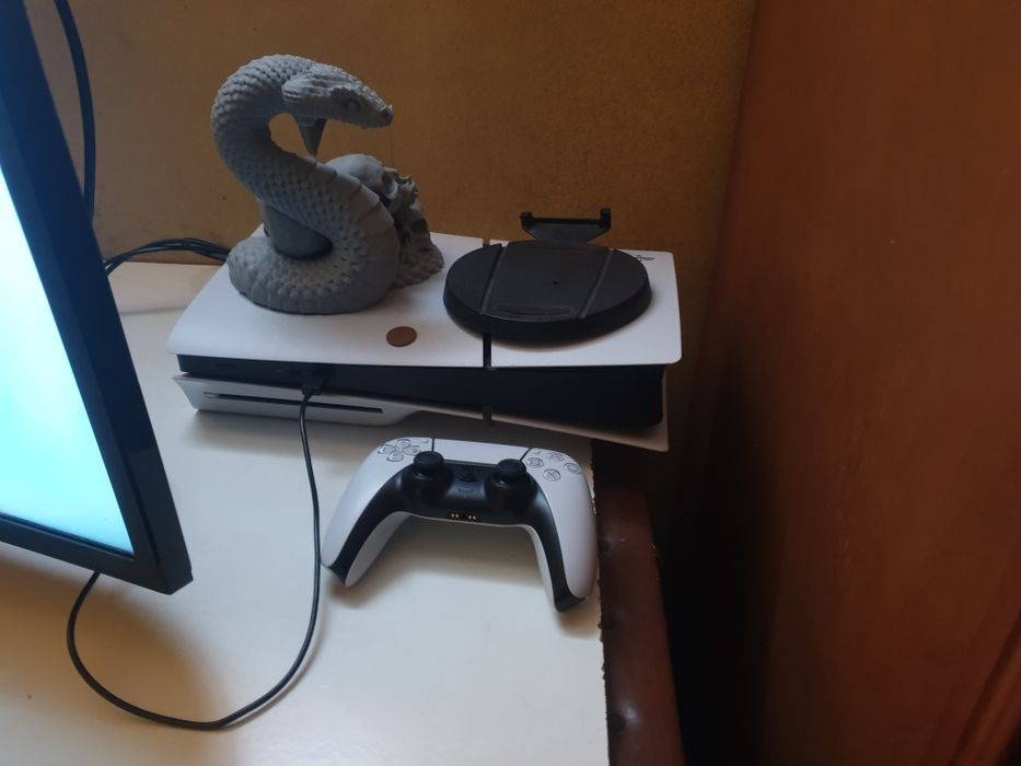 Vendo ps5 slim 1tb com leitor como nova