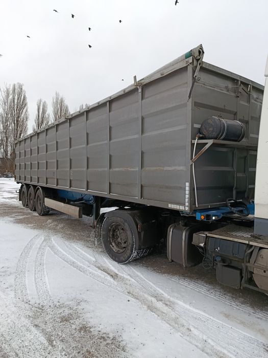 Самосвал-котейнеровох