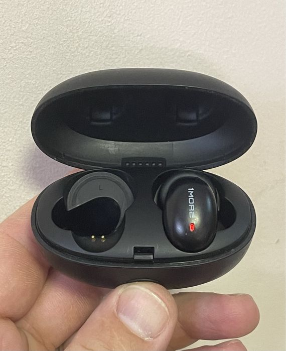 Кейс правый наушник 1More Stylish TWS In-Ear Headphones (E1026BT) б/у