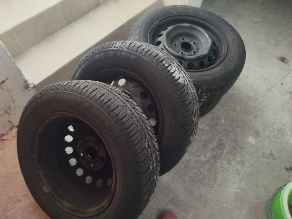 Zimowe Opony Master Grip 2 195/65 r15 na feldze plus kołpaki