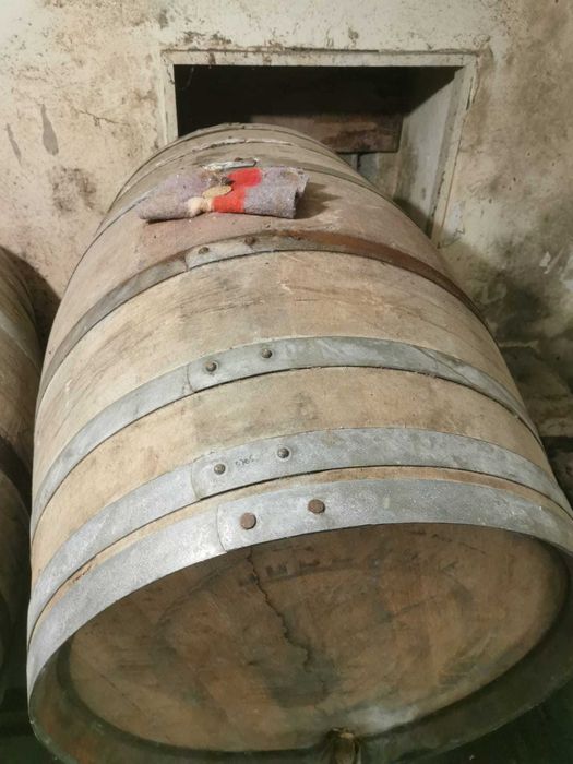 Conjunto de Pipas e Vasilhas para Vinho